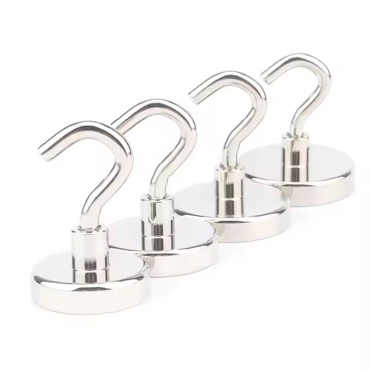 Magnetic hooks for cruise cabin walls